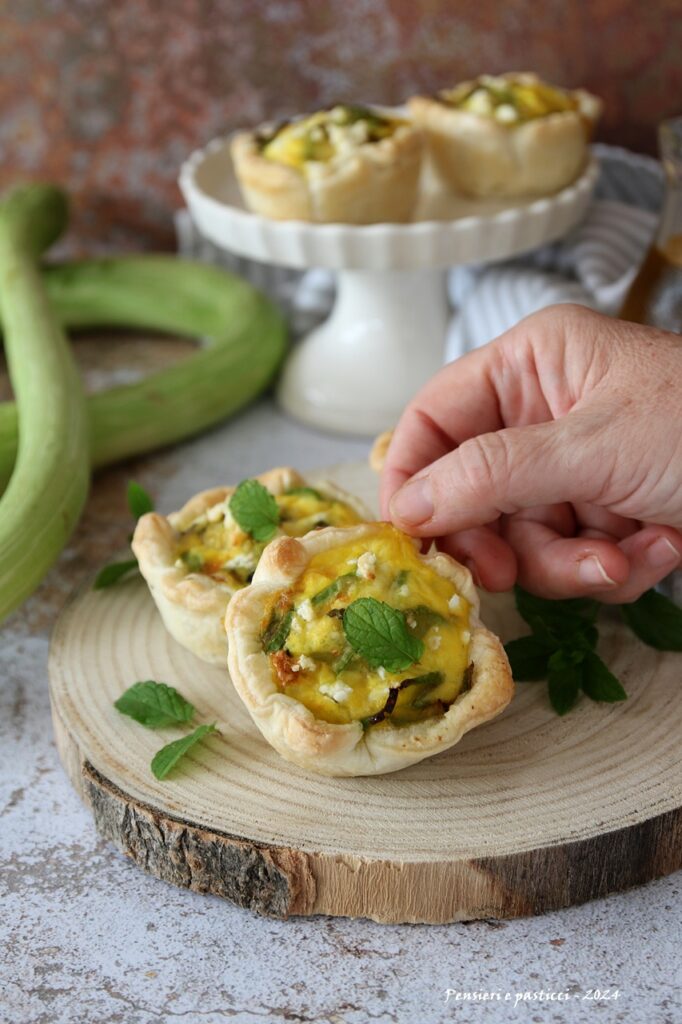 Mini Quiches con zucchine trombetta feta e menta