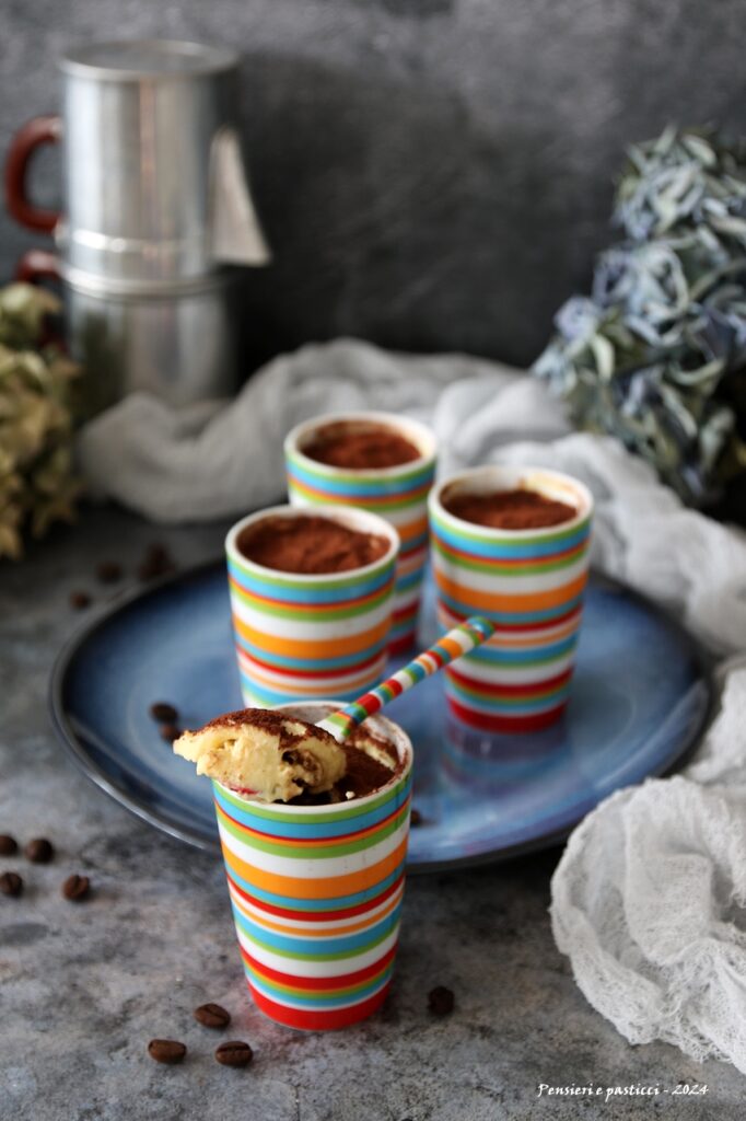 Tiramisù con crema di mascarpone e tuorli sodi