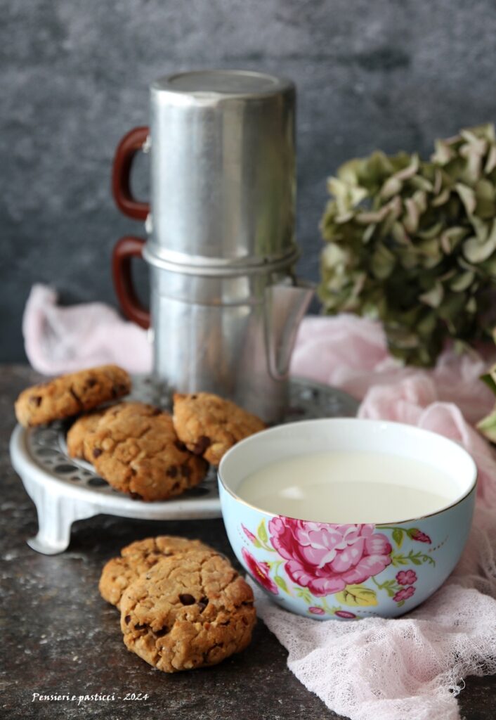 Cookies rustici alle nocciole avena e cioccolato