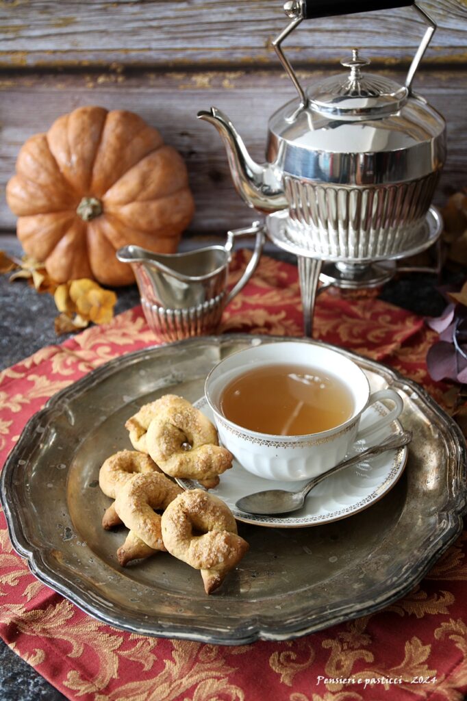 Ciambelline croccanti alla zucca e spezie