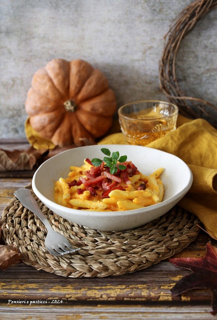 Pasta alla crema di zucca con ricotta ed anacardi