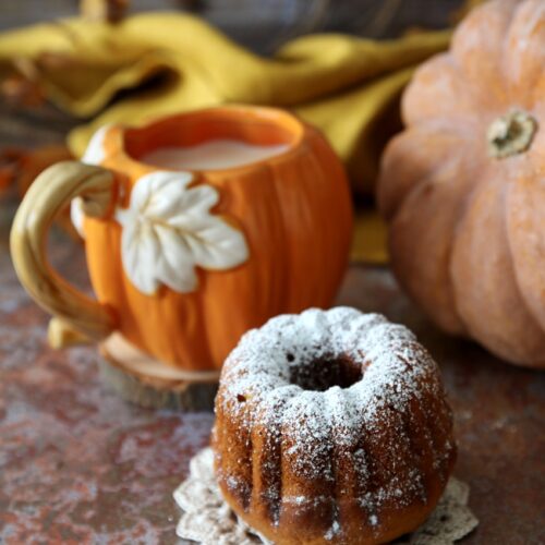 Mini bundt allo yogurt con zucca e spezie